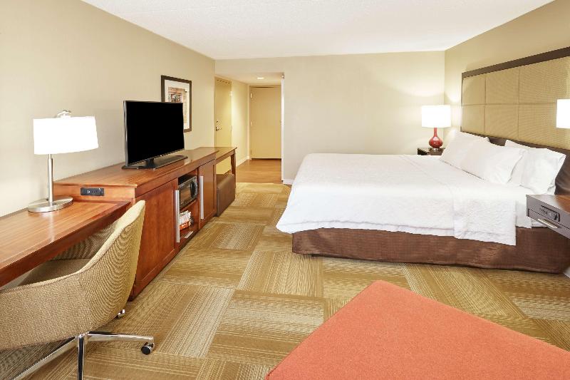 اتاق استاندارد با تخت بزرگ, Hampton Inn Lafayette