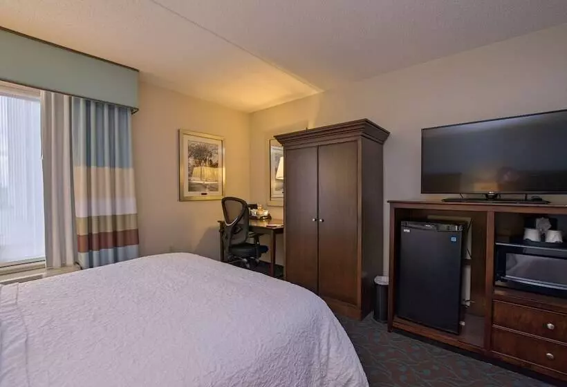 اتاق استاندارد برای معلولان, Hampton Inn Portsmouth Central