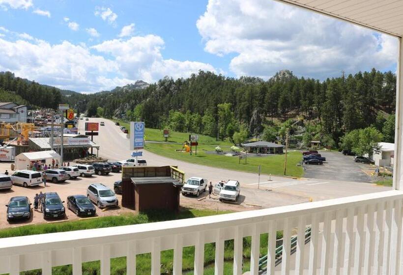 Номер Стандарт с Балконом, Roosevelt Inn Mount Rushmore