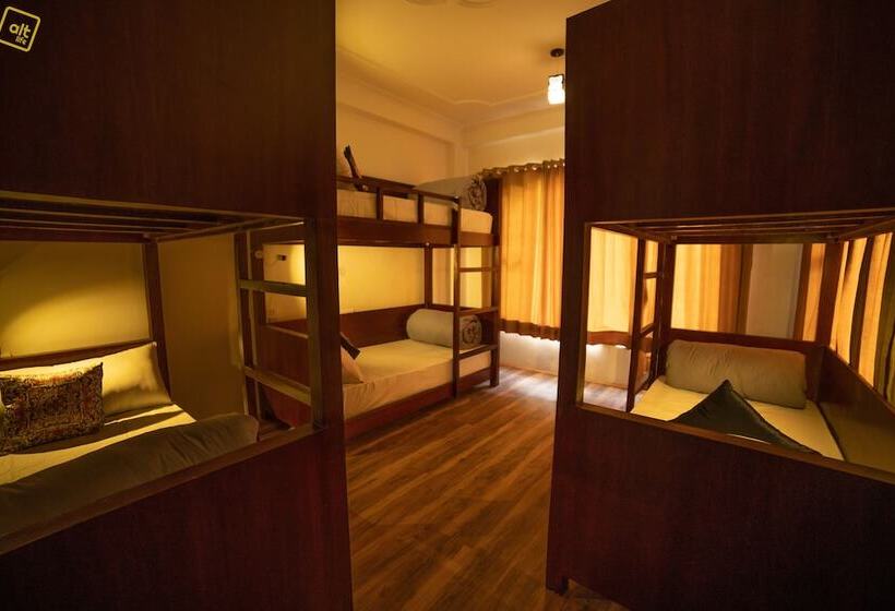 تختخواب در اتاق مشترک, Alt Life Manali
