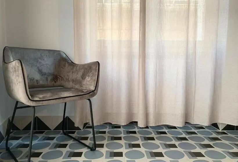 اتاق لوکس با بالکن, Unico B&b Art Decor