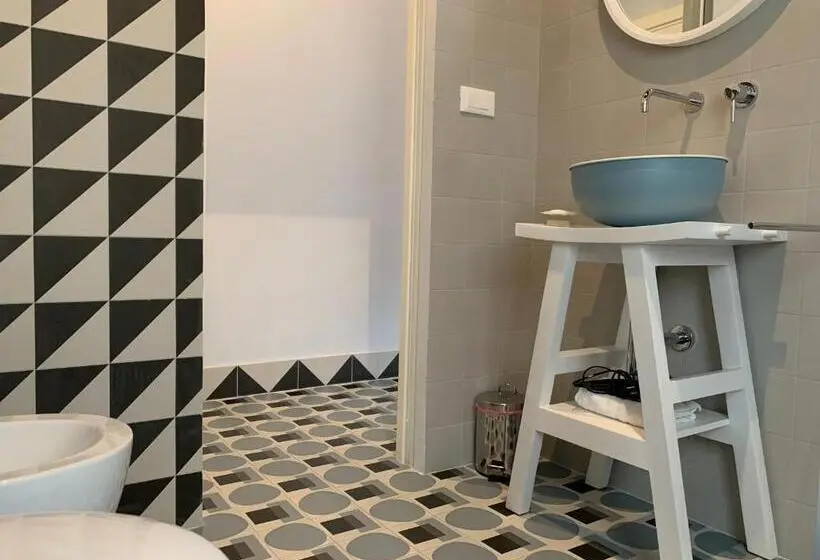 اتاق لوکس با بالکن, Unico B&b Art Decor