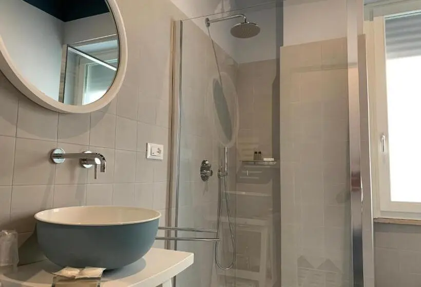 اتاق لوکس با بالکن, Unico B&b Art Decor
