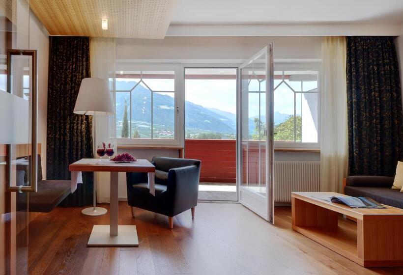 可观山景的小型套房, Lindenhof Pure Luxury & Spa Dolcevita Resort