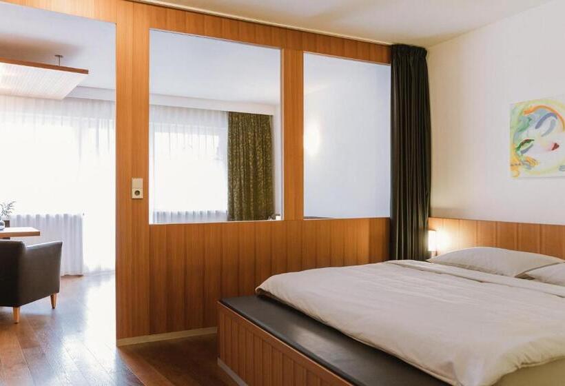 סוויטת ג'וניור נוף הרים, Lindenhof Pure Luxury & Spa Dolcevita Resort