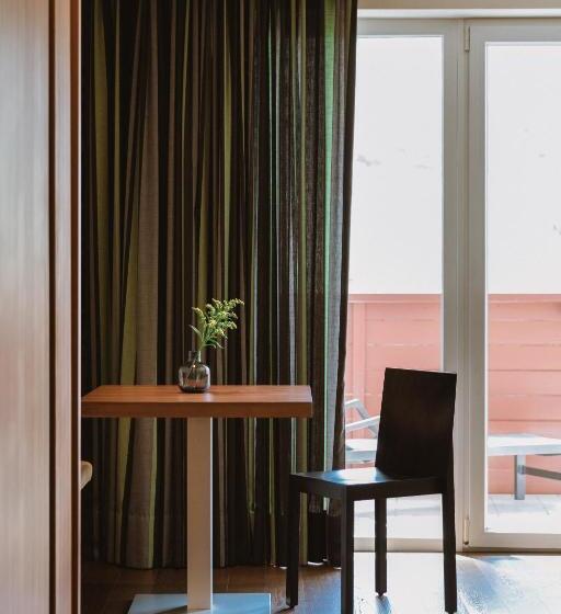 סוויטת ג'וניור נוף הרים, Lindenhof Pure Luxury & Spa Dolcevita Resort