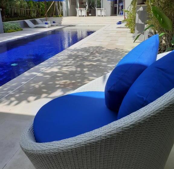 اتاق استاندارد با چشم‌انداز استخر, The Capital Hotel And Resort Seminyak