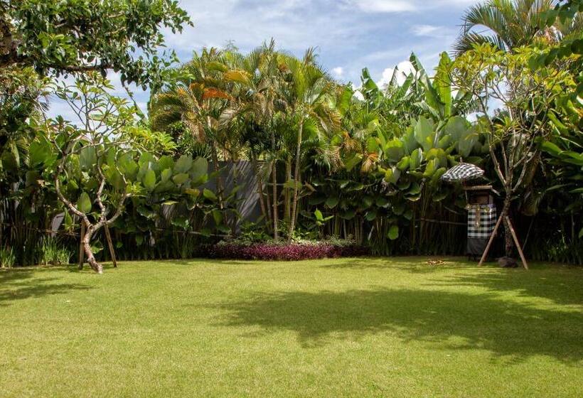 Номер Deluxe, The Capital Hotel And Resort Seminyak