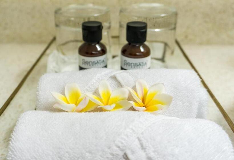 Номер Deluxe, The Capital Hotel And Resort Seminyak