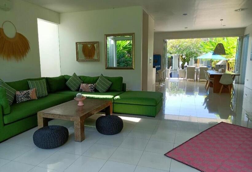 Вилла 2 Спальни, The Capital Hotel And Resort Seminyak