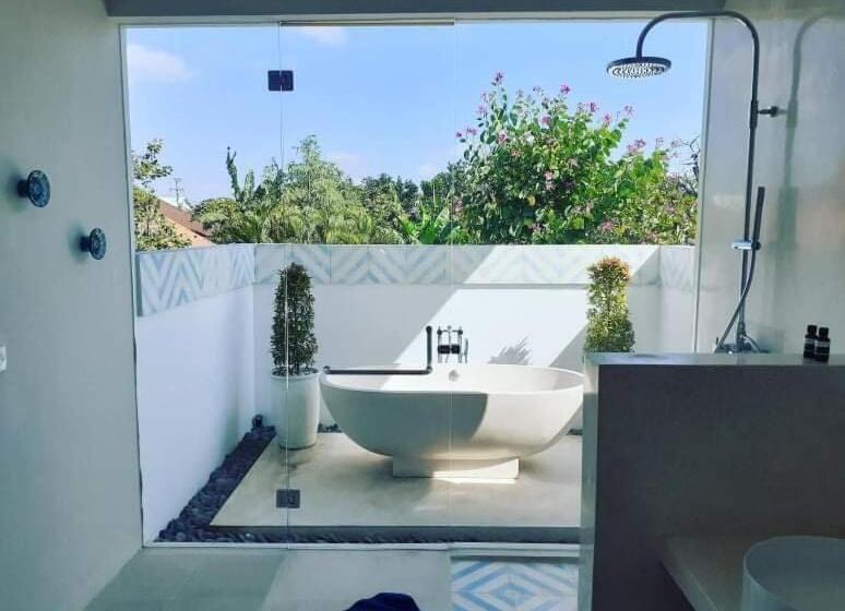 ویلای 3 خوابه, The Capital Hotel And Resort Seminyak