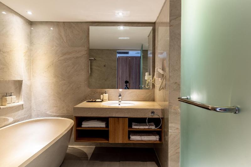 Номер Deluxe, The Capital Hotel And Resort Seminyak