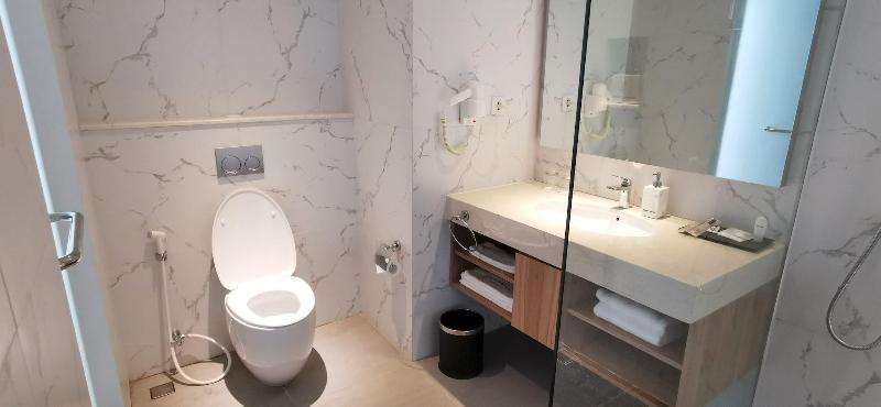 Номер Стандарт Вид на Бассейн, The Capital Hotel And Resort Seminyak