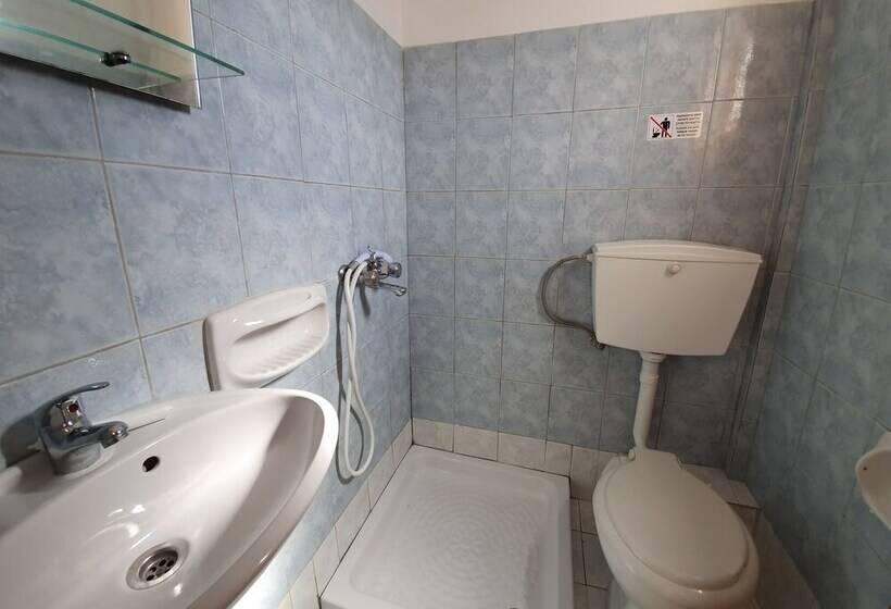 Chambre Triple Economy, Apollo