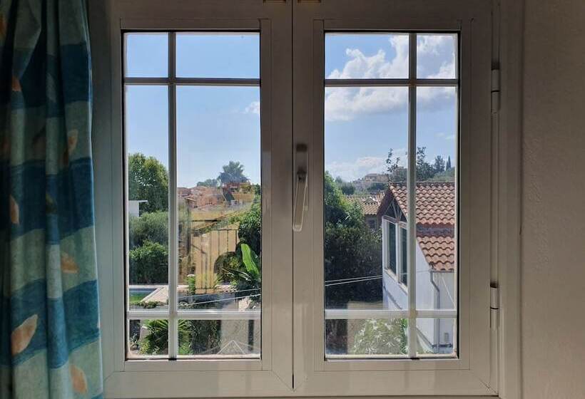 Chambre Triple Economy, Apollo