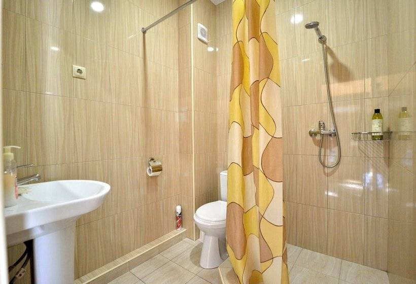 اتاق استاندارد سه نفره, Guest House Sova