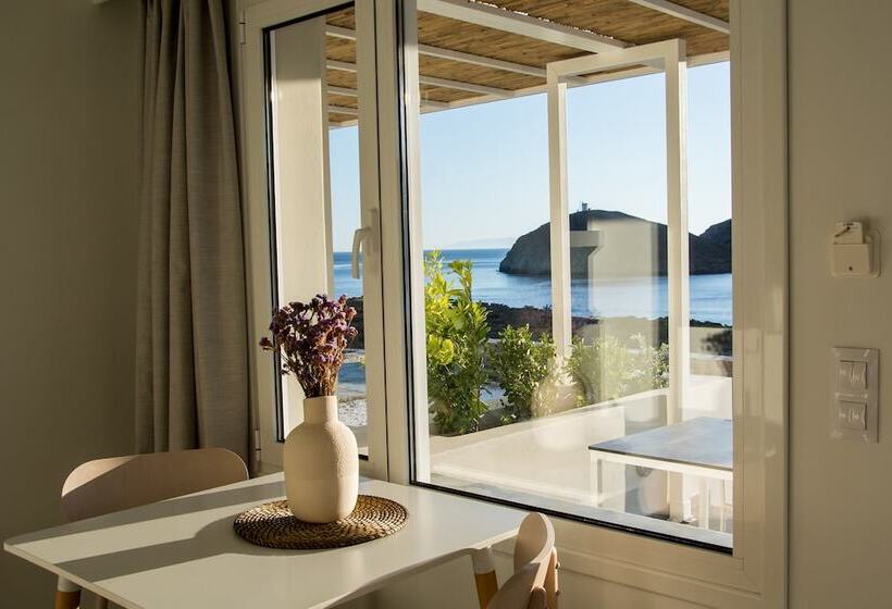 شقة غرفة واحدة, Pharos Apartments