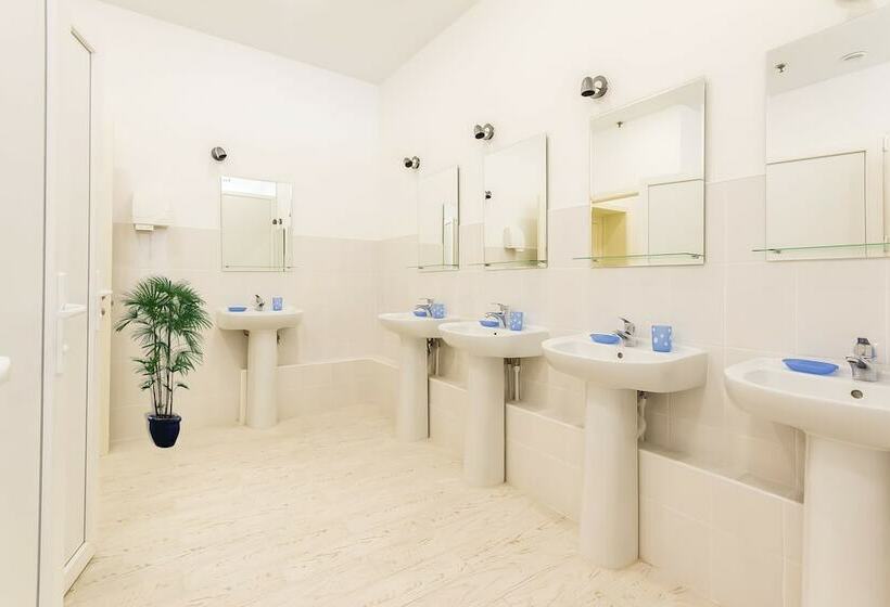 تختخواب در اتاق مشترک, Bixbite   Hostel