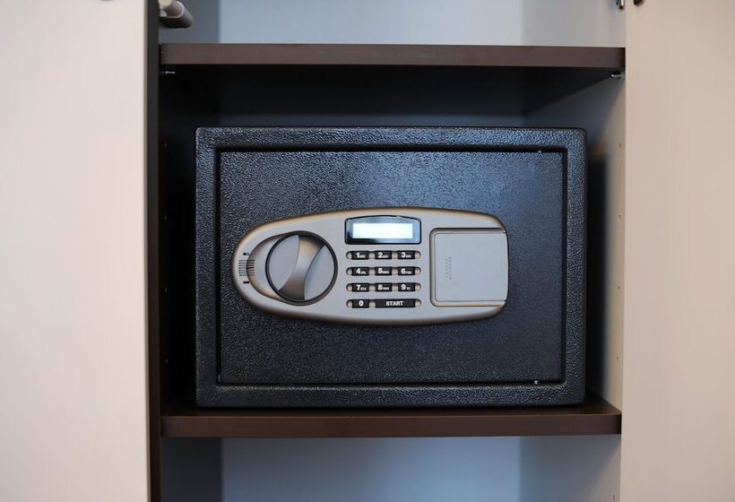 バルコニー付きデラックスルーム, Silver & Gold Luxury Rooms