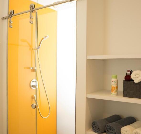 小型套房, Seven Hotel + Boardinghouse