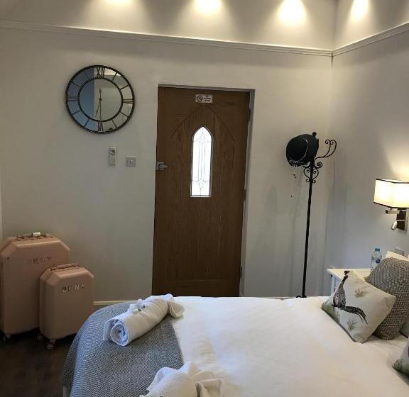 غرفة ديلوكس, Old Thatch Bambers Green