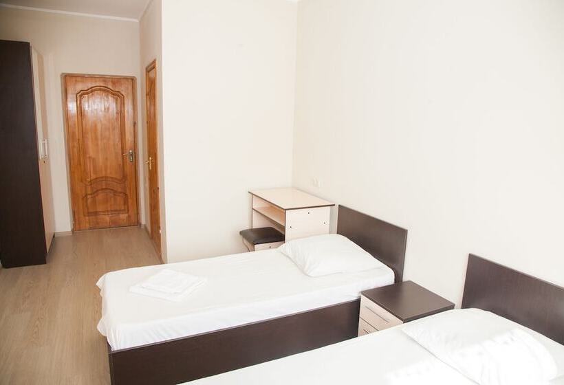 Номер Стандарт с Балконом, Leto Guest House