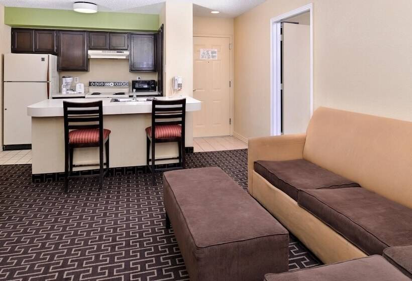 Люкс 2 Спальни, Americas Best Value Inn & Suites Extended Stay Tulsa