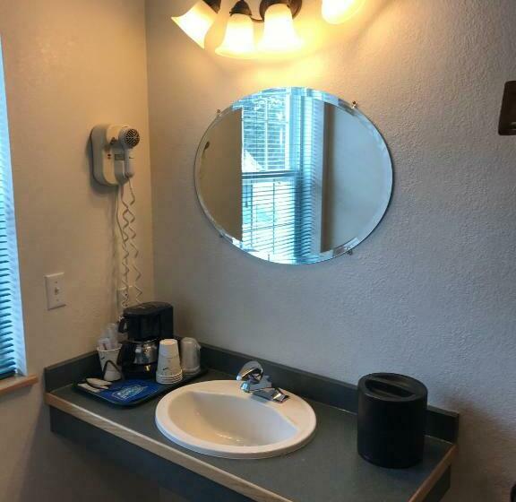 غرفه قياسيه سريرين مزدوجين, Harborview Inn