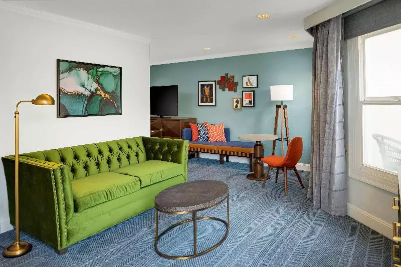 سوئیت جونیور با تخت بزرگ, Hayes Mansion San Jose, Curio Collection By Hilton
