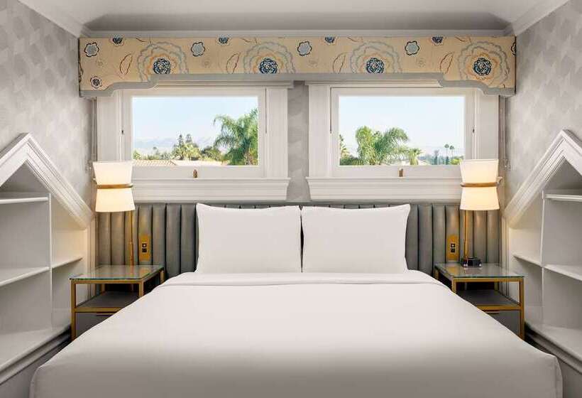 غرفة قياسية مزوَّدة بشُرفة, Hayes Mansion San Jose, Curio Collection By Hilton