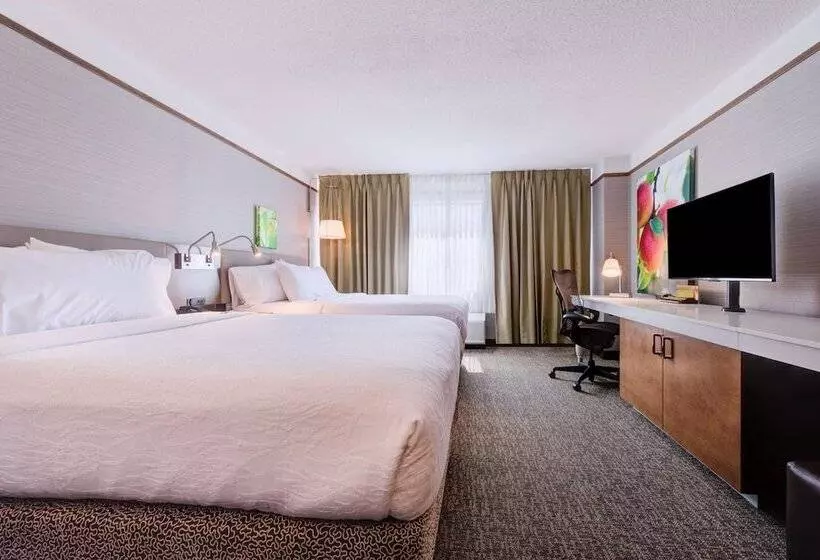 ２ダブルベッドのスタンダードルーム, Hilton Garden Inn Detroit   Southfield, Mi