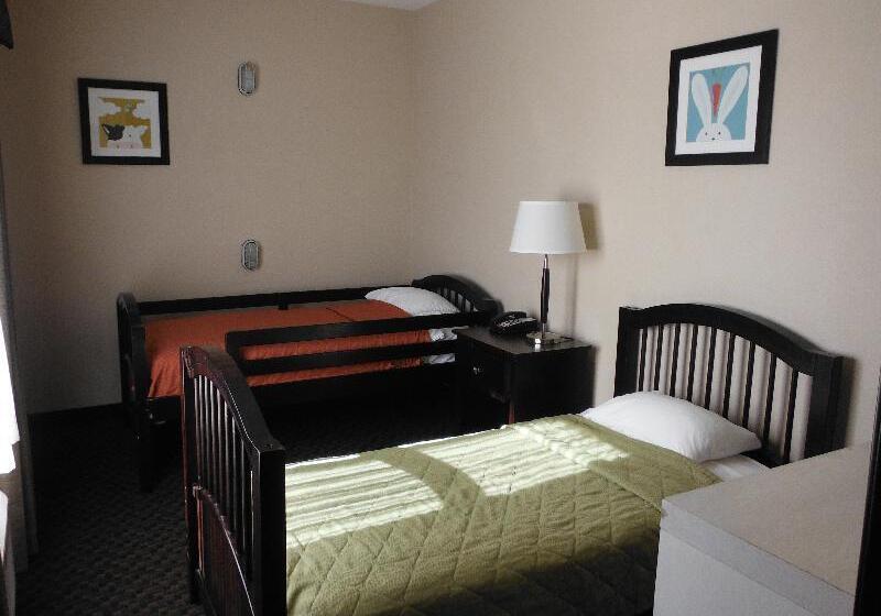 جناح, Holiday Inn Express & Suites Clinton, An Ihg