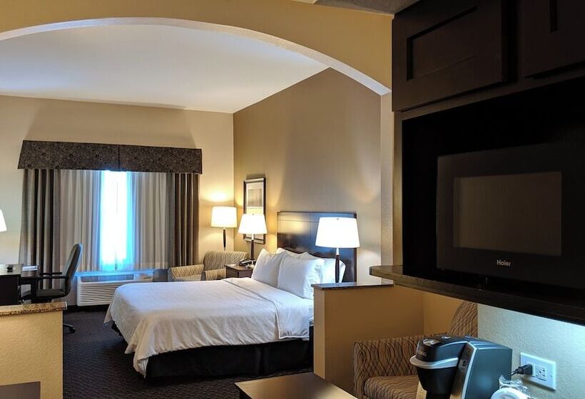 جناح, Holiday Inn Express & Suites Clinton, An Ihg