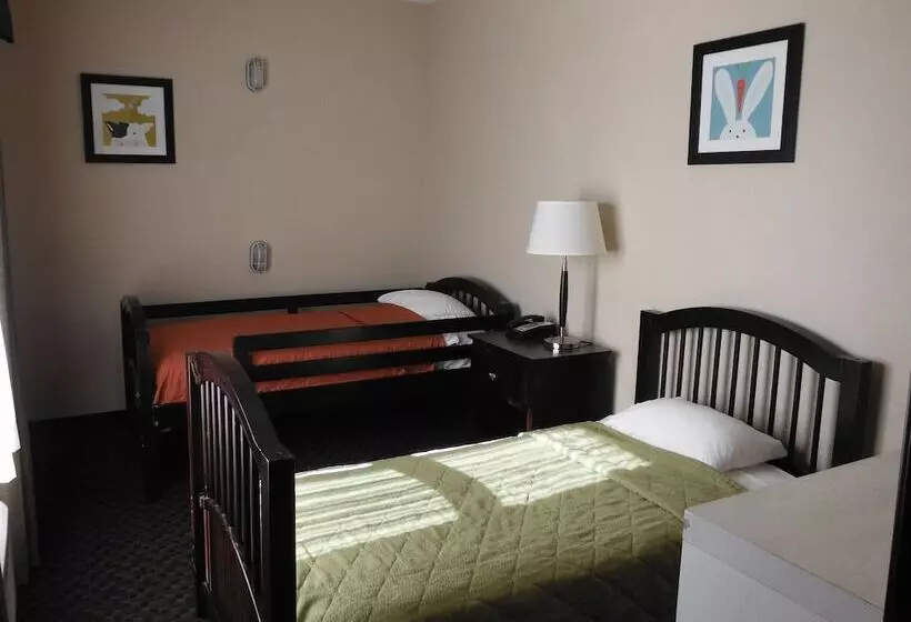 キングサイズベッドのスイートルーム, Holiday Inn Express & Suites Clinton, An Ihg
