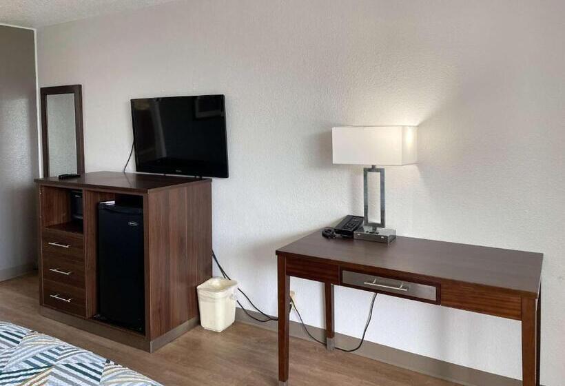 Четырехместный Номер Стандарт, Motel 6 Opelika Al