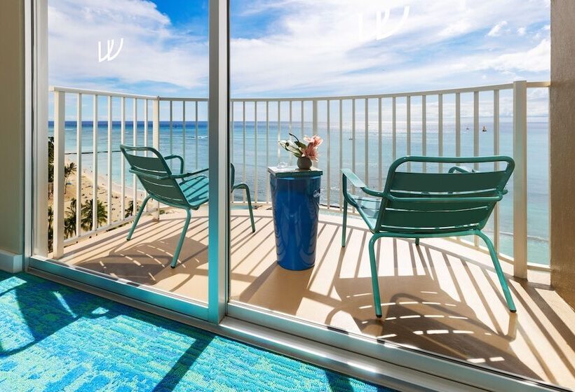 חדר פרמיום נוף לים, The Twin Fin