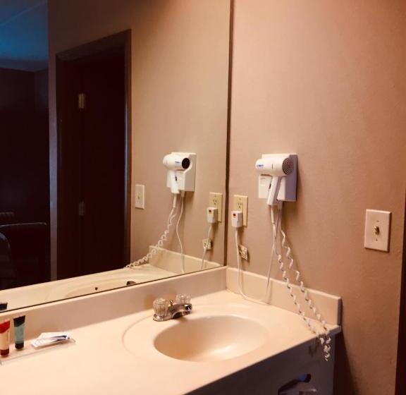 جناح جونيور, Hawthorn Extended Stay By Wyndham Conyers