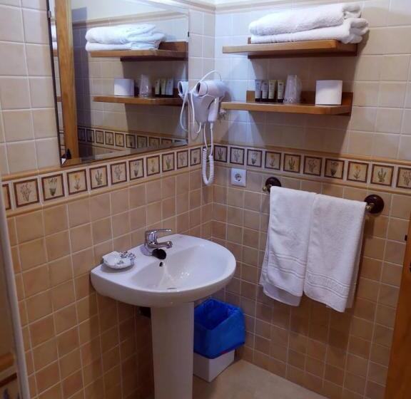 غرفة قياسية مزوَّدة بشُرفة, El Mirador De Trasvia Comillas