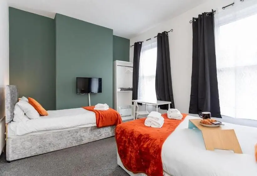 Comfort Kolmen Hengen Huone, Castlereagh Guest House