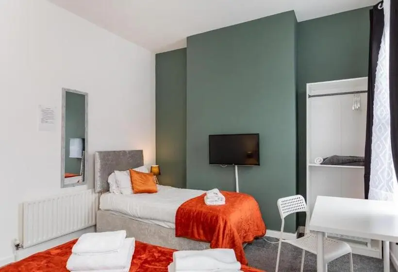 Comfort Kolmen Hengen Huone, Castlereagh Guest House