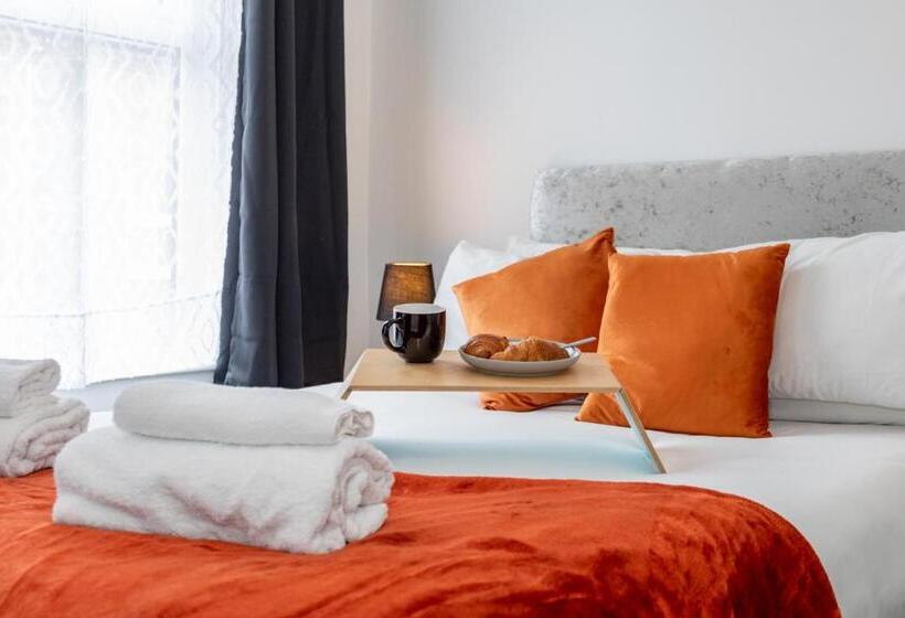 חדר קומפורט לשלושה, Castlereagh Guest House