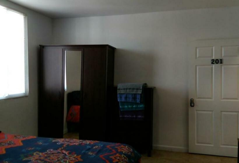 غرفة قياسية رباعية, Fatimataj Mahal