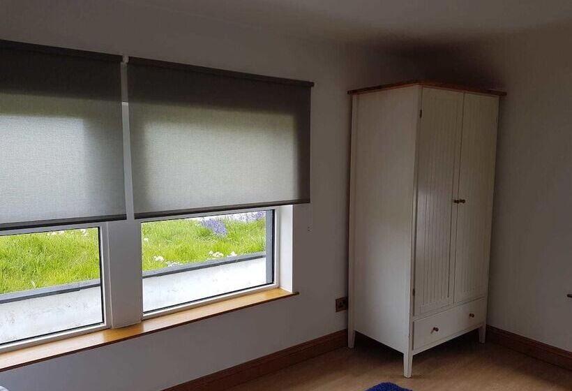 Casa 1 Quarto, Tickety Boo