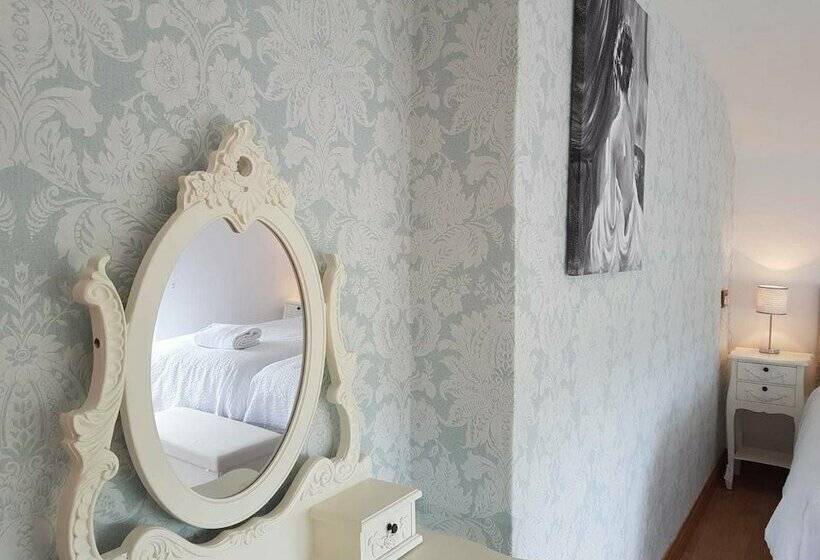 Casa 1 Quarto, Tickety Boo