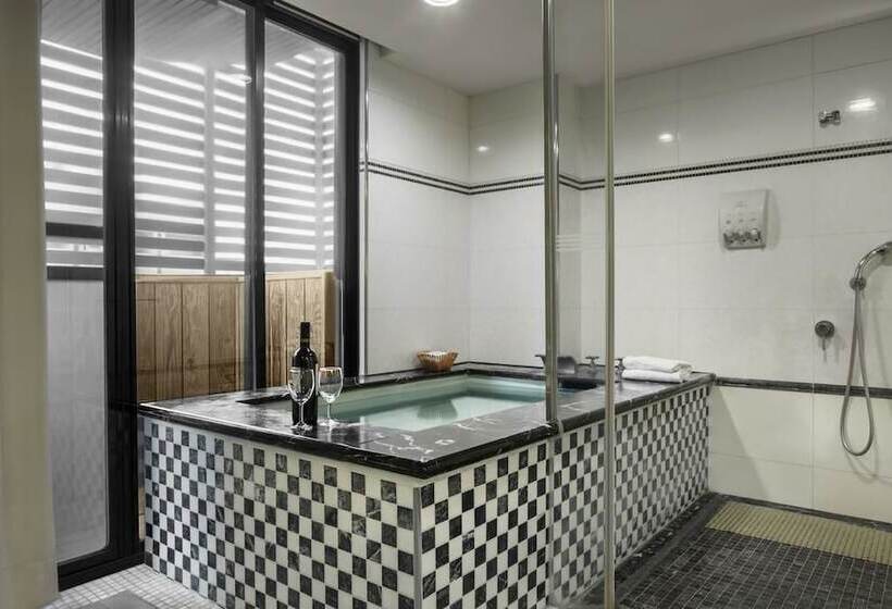 اتاق استاندارد, Chuang Tang Spring Spa