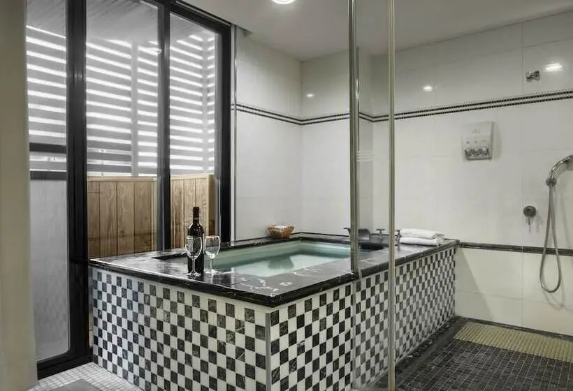 اتاق استاندارد, Chuang Tang Spring Spa