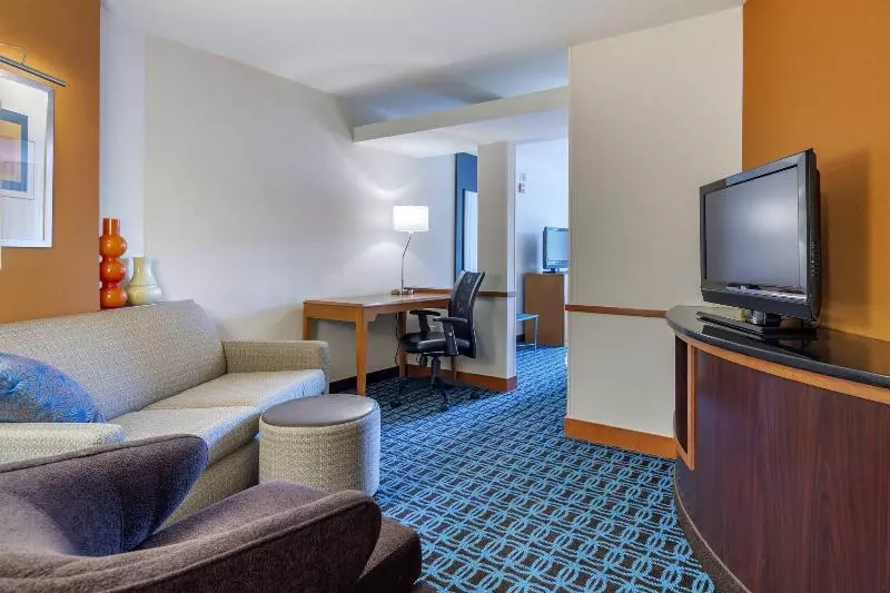 身障者適用キングサイズベッドルーム, Best Western Plus Lee S Summit Hotel & Suites
