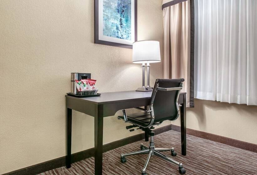 חדר סטנדרט שתי מיטות זוגיות, Quality Inn Dayton Airport