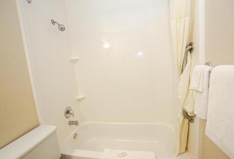 חדר סטנדרט שתי מיטות זוגיות, Quality Inn Dayton Airport