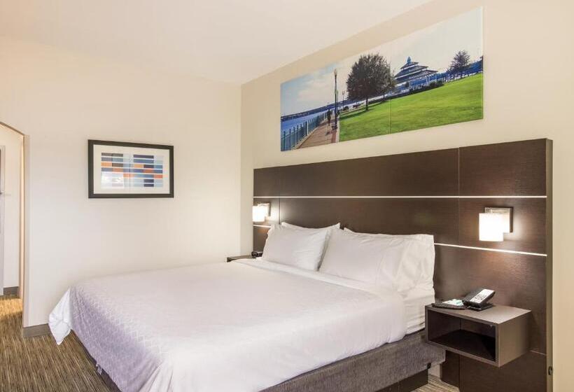 חדר סטנדרט עם מיטת קינג, Clarion Pointe New Bern